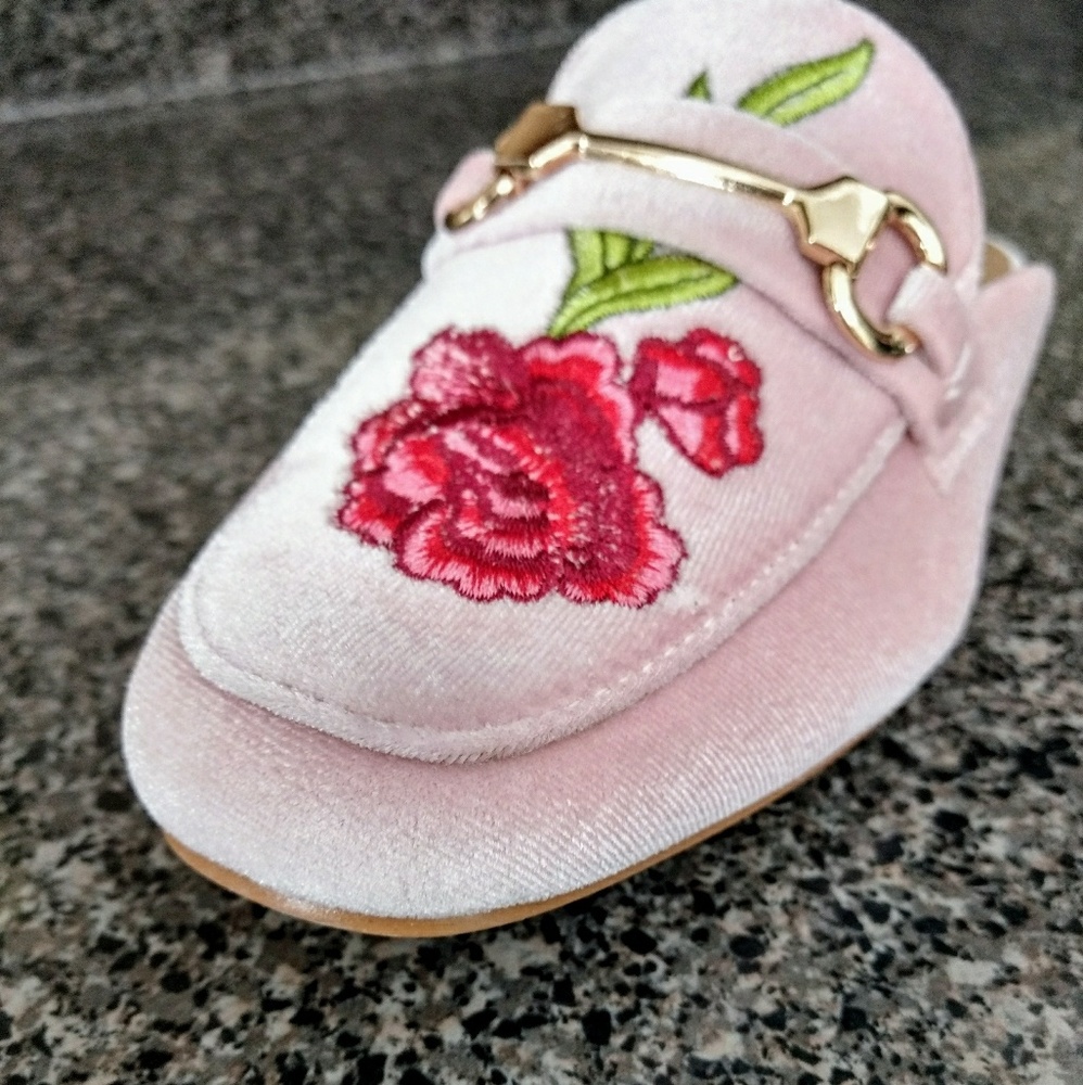 ❇️New Velvet  Floral Mules! - Picture 6 of 7